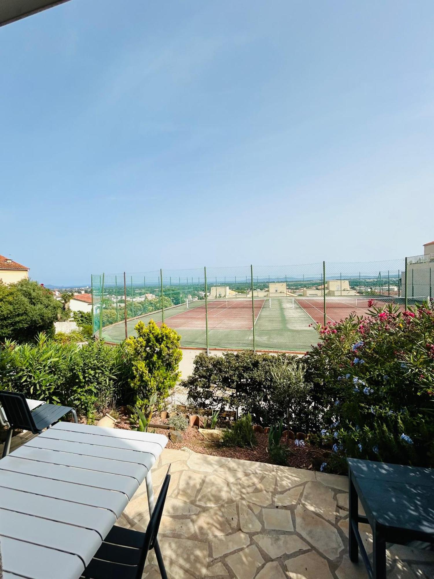 Le Soleil Bleu Hyerois Lägenhet Hyères Exteriör bild